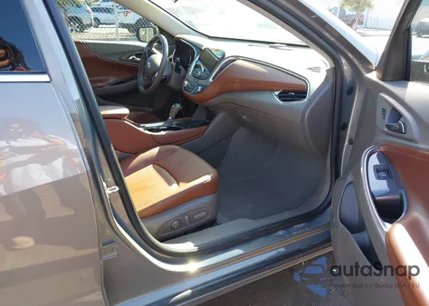 2018 Chevrolet Malibu Lt z USA, uszkodzony, nr VIN 1G1ZD5ST3JF243812